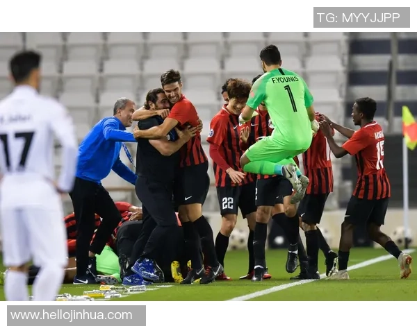 赖扬与伊蒂哈德激战正酣比分悬念引发球迷热议